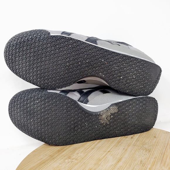 Onitsuka Tiger Shoes Womens 9 Ultimate 81 Grey Black Retro Sneaker - Picture 13 of 16